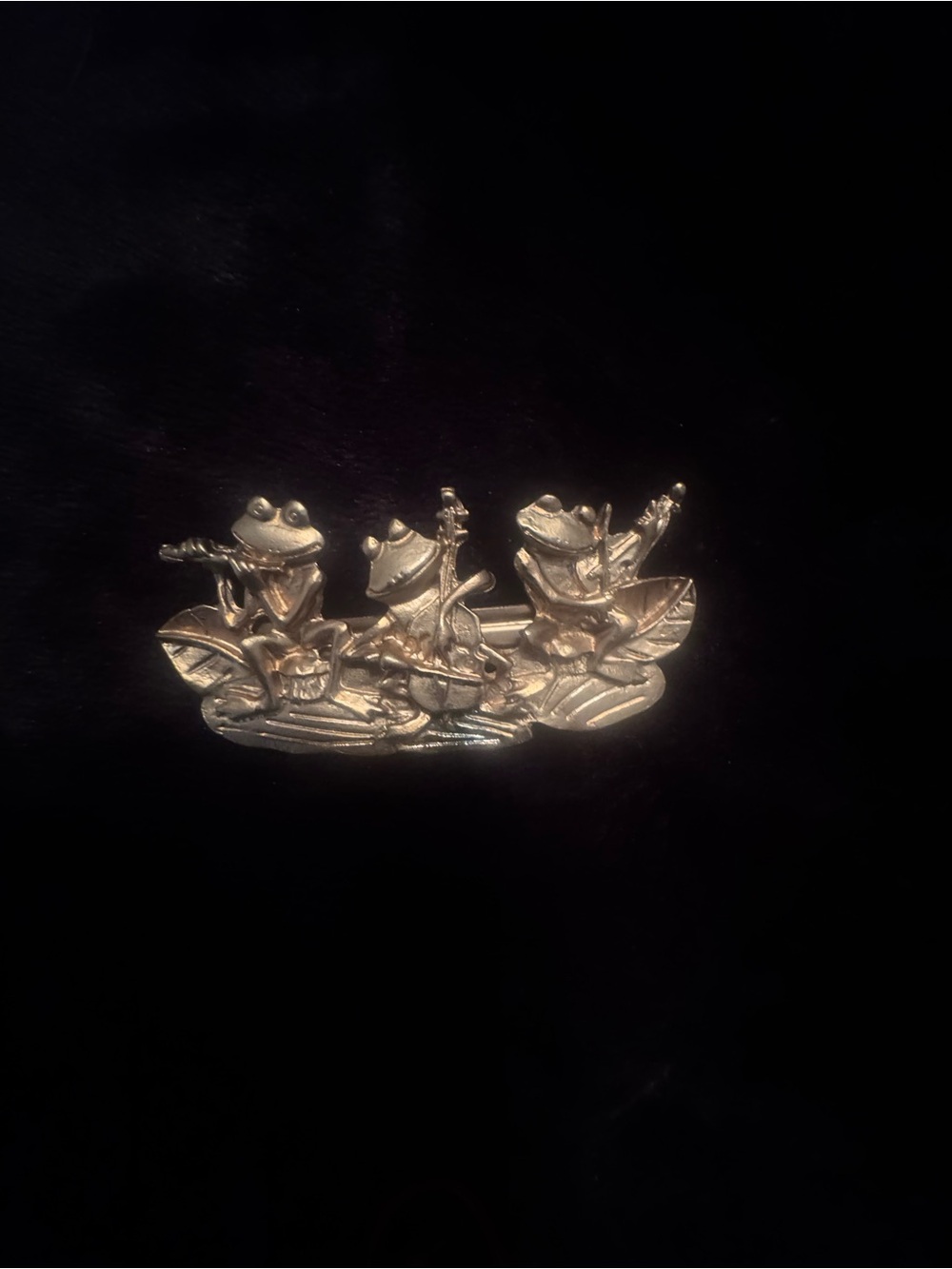Gold-Tone Frog Trio Brooch Pin - Playful Women’s Accessory